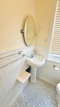 7136 Bryan St, Unit 2RE in Philadelphia, PA - Foto de edificio - Building Photo