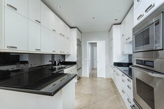 700 Front St, Unit 805 in San Diego, CA - Foto de edificio - Building Photo