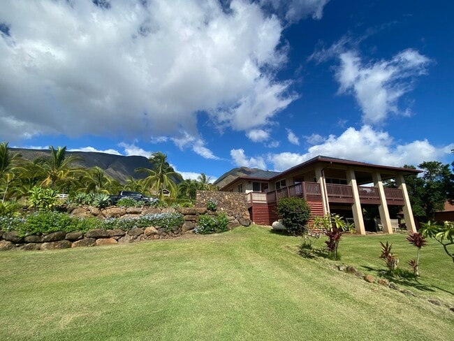 9 Huapala Pl in Lahaina, HI - Building Photo - Building Photo