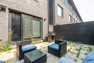 280 Manning Ave in Toronto, ON - Building Photo - Building Photo