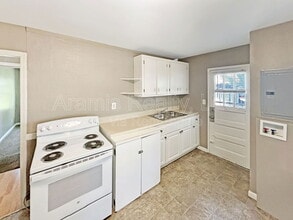 394 Allgood Rd NE in Marietta, GA - Building Photo - Building Photo