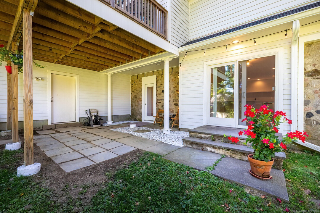 160 Main St in Ridgefield, CT - Building Photo