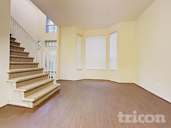 1934 Creston Dr in Spring, TX - Foto de edificio - Building Photo