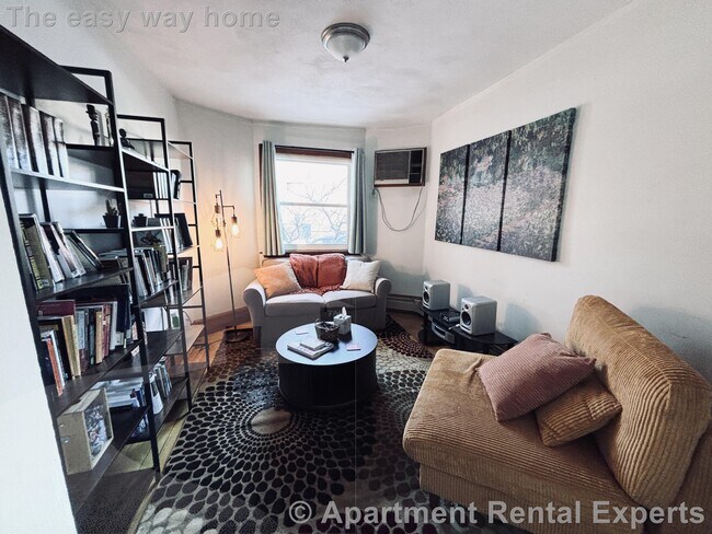 10 Windsor Rd, Unit #1 in Medford, MA - Building Photo - Building Photo