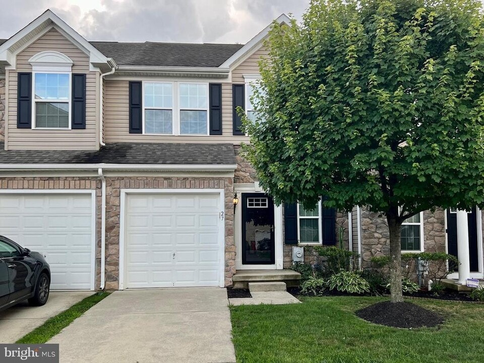 27 Franklin Cir in Somerdale, NJ - Building Photo