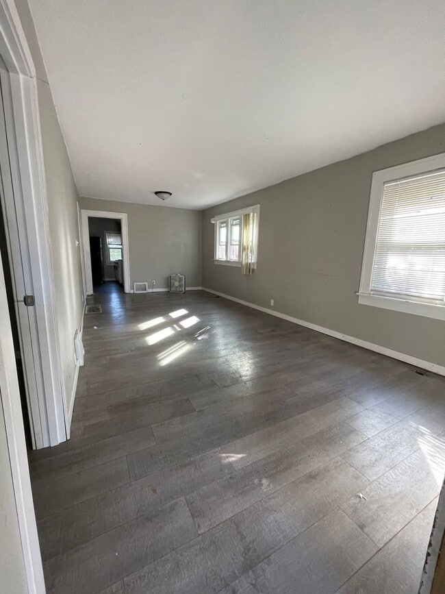 900 N Mable Ave in Sioux Falls, SD - Building Photo - Building Photo