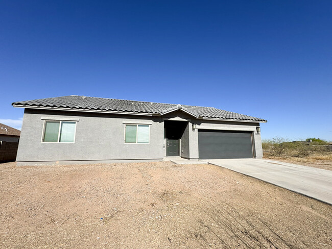 12502 W Cabrillo Dr in Arizona City, AZ - Foto de edificio - Building Photo