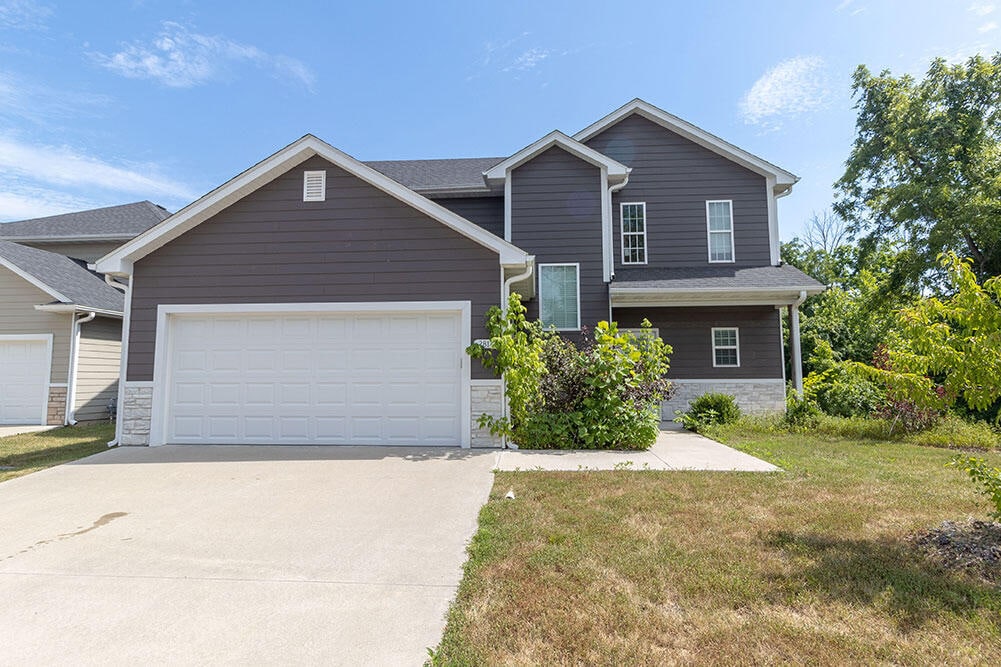 2812 Amberwood court in Columbia, MO - Building Photo
