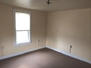 422 High St, Unit 2 in Lock Haven, PA - Building Photo - Building Photo