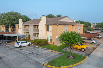 El Dorado Trace in Webster, TX - Building Photo - Building Photo