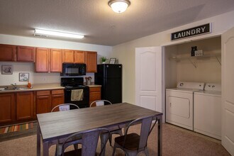 Campbell Creek Apartments in Lillington, NC - Foto de edificio - Interior Photo