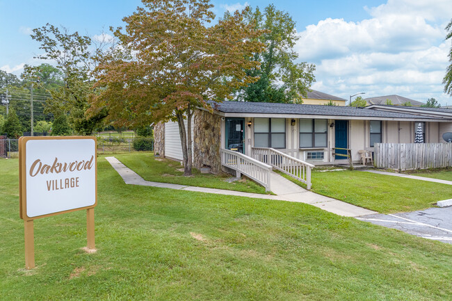 Oakwood Village in Augusta, GA - Building Photo - Building Photo