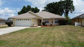 2808 Boulder Ct in Sebring, FL - Building Photo