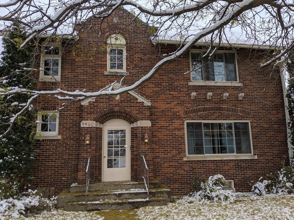 6401 8th Ave in Kenosha, WI - Foto de edificio