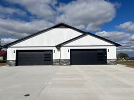 3538 Veanna Blvd in Oshkosh, WI - Building Photo