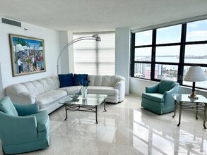 888 Blvd of the Arts in Sarasota, FL - Foto de edificio - Building Photo