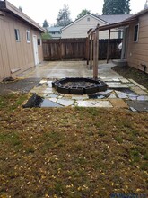 658 Browning Ave S in Salem, OR - Building Photo - Building Photo