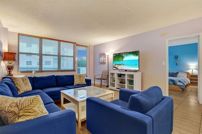3725 S Ocean Dr in Hollywood, FL - Building Photo - Building Photo