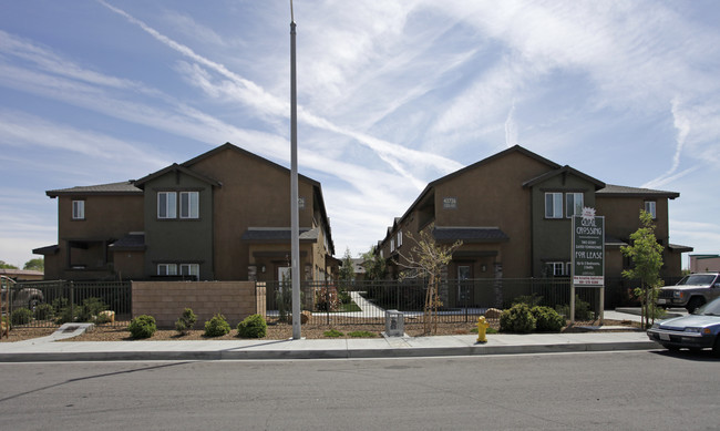 Quail Crossing Apartments in Lancaster, CA - Building Photo - Building Photo