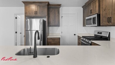 266 N 300 W in Cedar City, UT - Building Photo - Building Photo