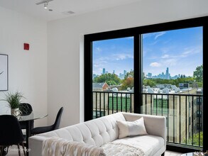 3202 N Racine Ave, Unit 303 in Chicago, IL - Building Photo - Building Photo