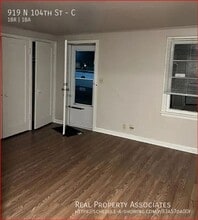 919 N 104th St in Seattle, WA - Building Photo - Building Photo