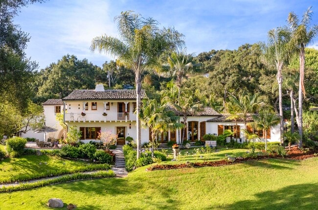 property at 4005 Lago Dr