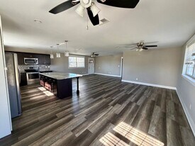 215 Carolina Ave in Lynn Haven, FL - Building Photo