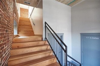 200 W Brown St-Unit -204 in Ennis, TX - Building Photo - Building Photo