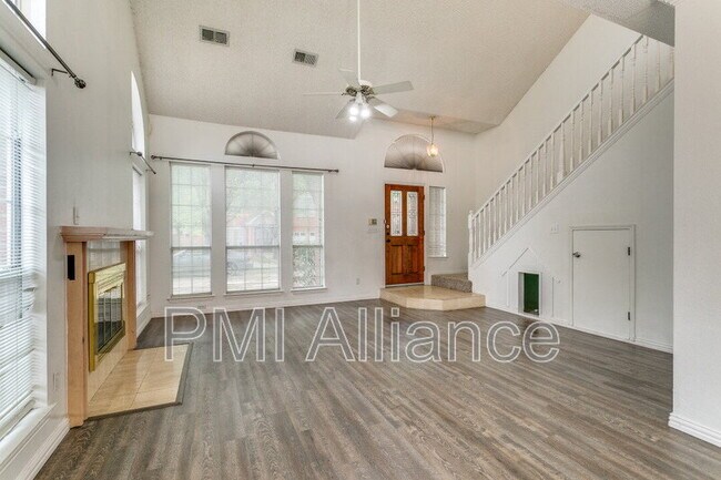 200 Summer Moon Ct in Irving, TX - Building Photo - Building Photo