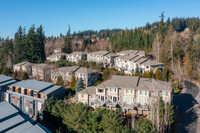 Peregrine Point Townhouse Condominium in Issaquah, WA - Foto de edificio - Building Photo