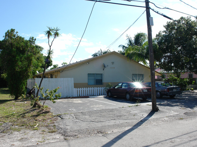 Angel Apartments in Fort Lauderdale, FL - Building Photo - Building Photo