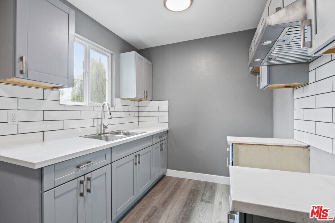 2622 S Orange Dr in Los Angeles, CA - Building Photo