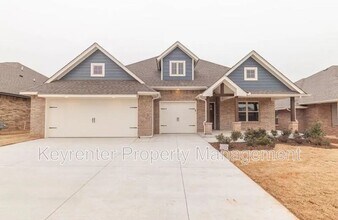 1017 NE 34th Terr in Moore, OK - Building Photo - Building Photo