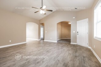 7798 Bluefin Trail in Union City, GA - Foto de edificio - Building Photo