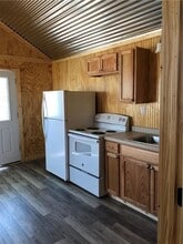 110 Pine Tree Loop in Bastrop, TX - Foto de edificio - Building Photo