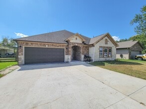 406 Elm Lake Dr in Huffman, TX - Foto de edificio - Building Photo