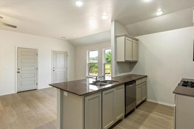 1301 SW New York Ave-Unit -Unit A in Lawton, OK - Building Photo - Building Photo