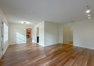 307 Sweetbriar Dr in Tallahassee, FL - Building Photo - Building Photo