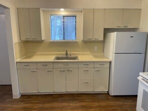 821 W 4th Ave in Moses Lake, WA - Building Photo - Building Photo