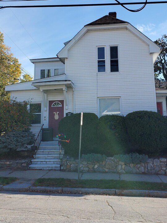 107 Russell St-Unit -2 in Manchester, NH - Building Photo