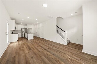 801 Twin Rivers Dr in Charleston, SC - Building Photo - Building Photo