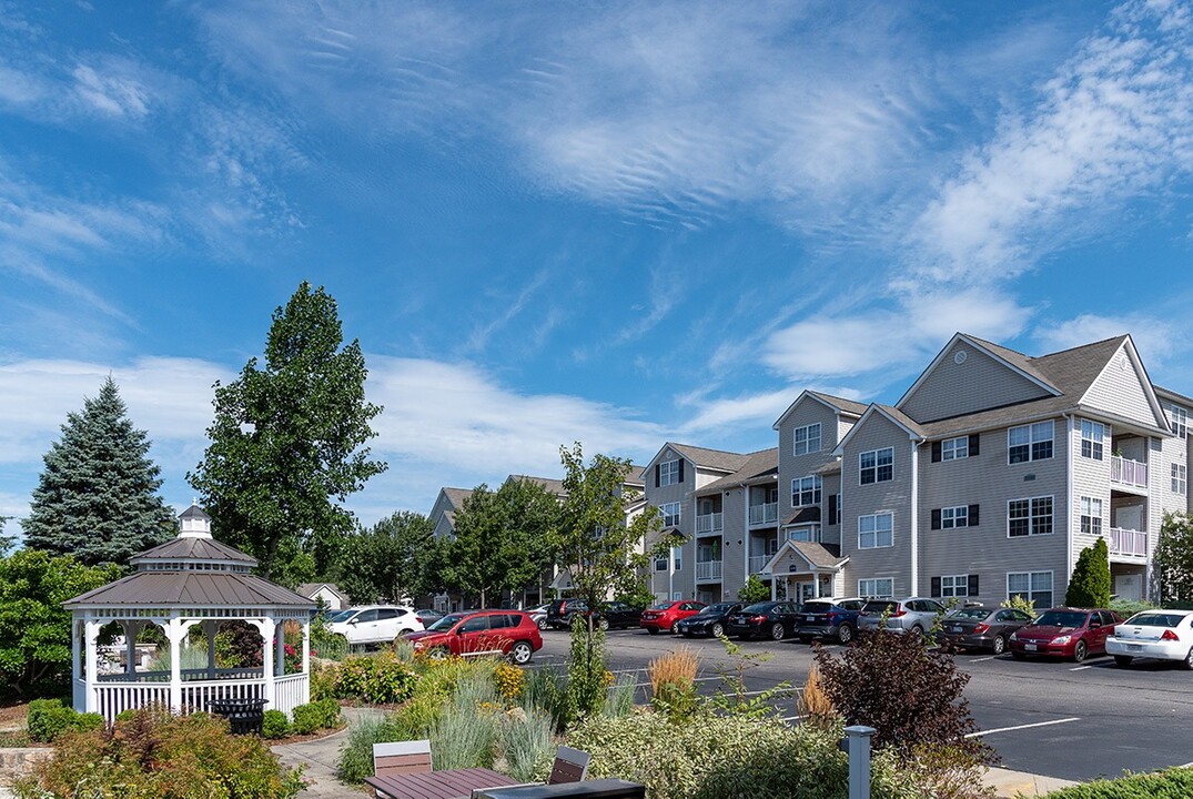 The Ledges in Weymouth, MA - Building Photo