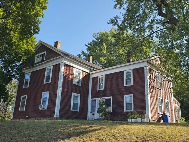 61 Prospect St in Enfield, CT - Building Photo - Building Photo