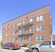 2560 College Point Blvd in Flushing, NY - Foto de edificio - Building Photo