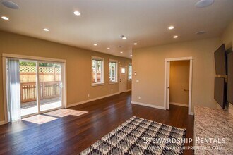 1797 Mill Alley in Eugene, OR - Building Photo - Building Photo