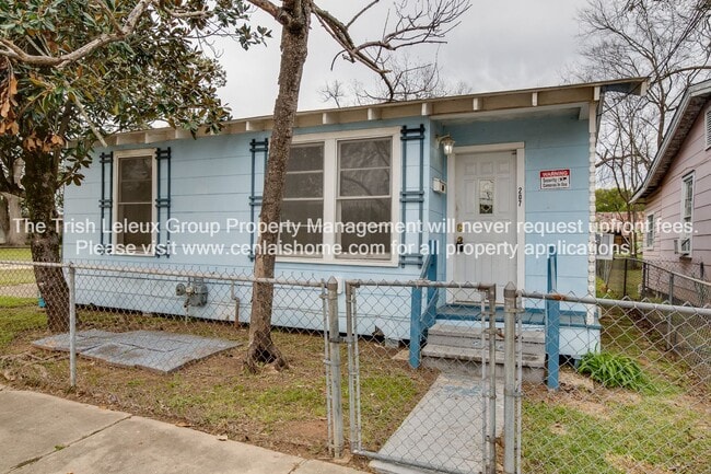 207 Lakeview St in Pineville, LA - Building Photo - Building Photo