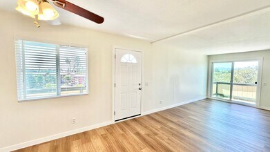 868 E Alvarado St in Fallbrook, CA - Building Photo - Building Photo