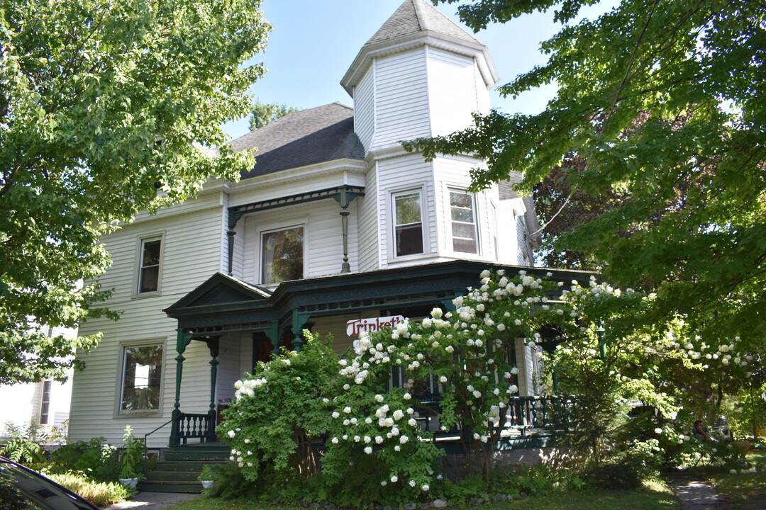 26 Barnes St in Gouverneur, NY - Building Photo