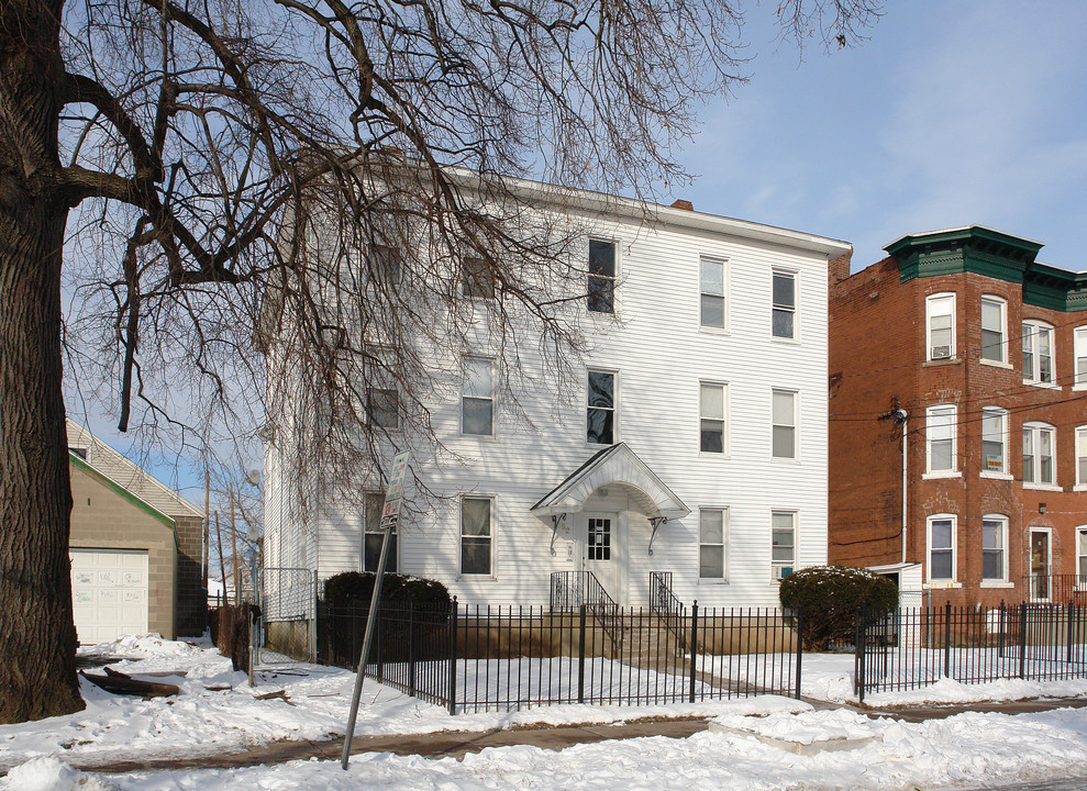 52 Elliott St in Hartford, CT - Foto de edificio